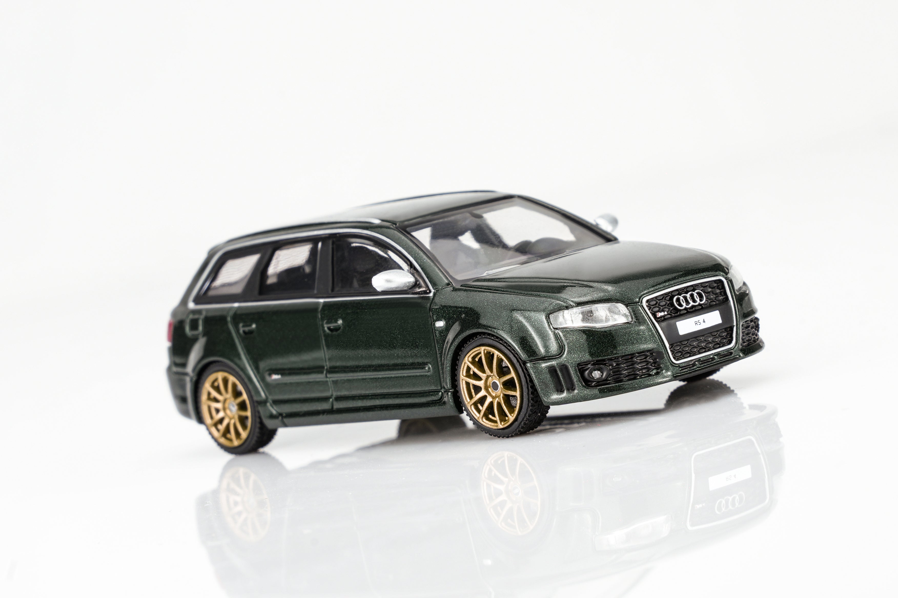 (PREORDER) Motorhelix 1/64 Audi RS4 (B7) 2005 - Deep Green Pearl M68307