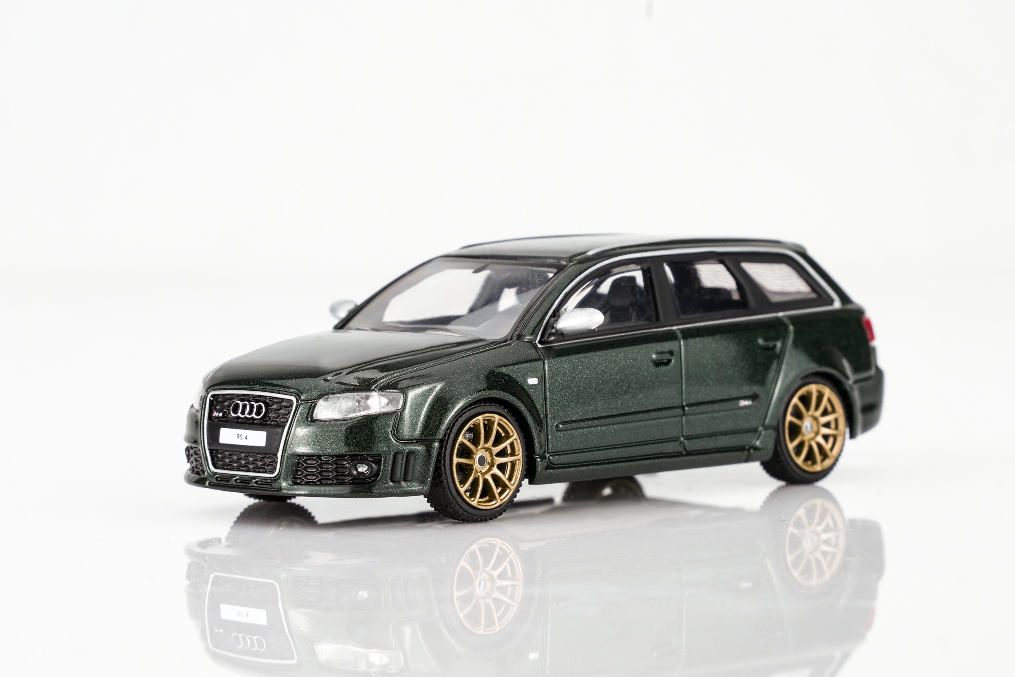 (PREORDER) Motorhelix 1/64 Audi RS4 (B7) 2005 - Deep Green Pearl M68307