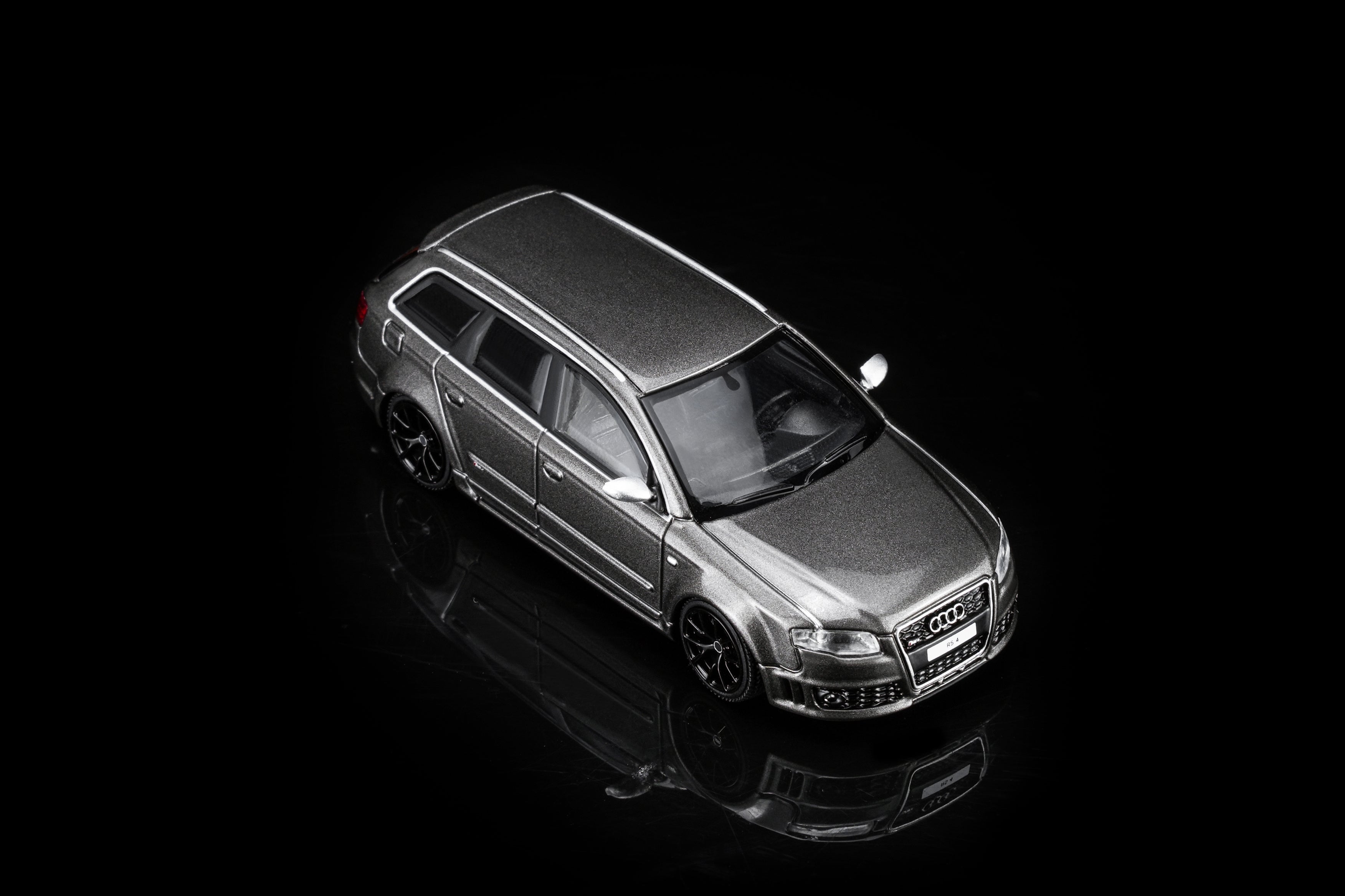 (PREORDER) Motorhelix 1/64 Audi RS4 (B7) 2005 - Grey Pearl M68308