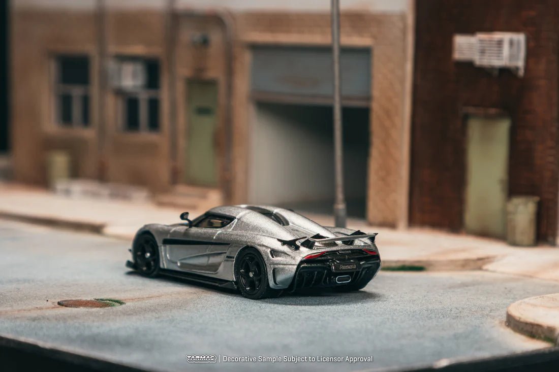 TARMAC WORKS GLOBAL64 1/64 Koenigsegg Regera Silver Metallic / Blue Accents Model Car + Trading Cards Combo Set T64G-TL017-SL 1:64 diecast model