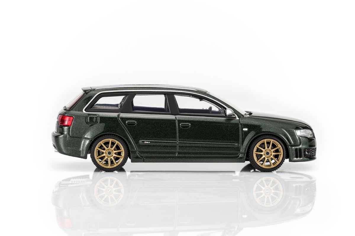(PREORDER) Motorhelix 1/64 Audi RS4 (B7) 2005 - Deep Green Pearl M68307 1:64 diecast model